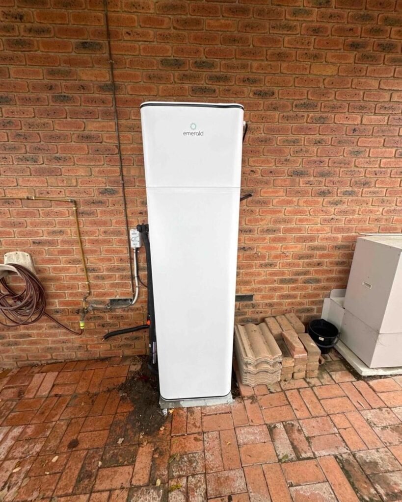Heat pump hot water system installed by Green Energy Savers